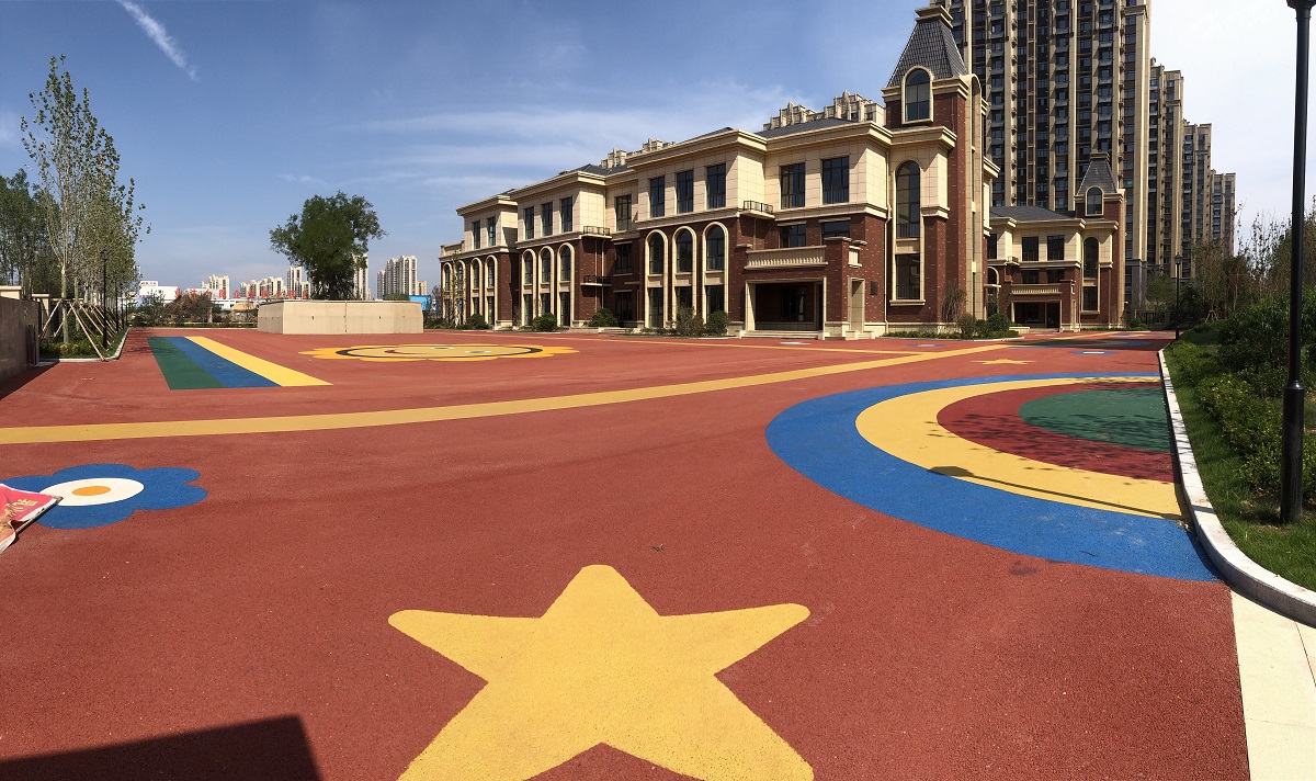 开发区百和悦府幼儿园彩色沥青摊铺